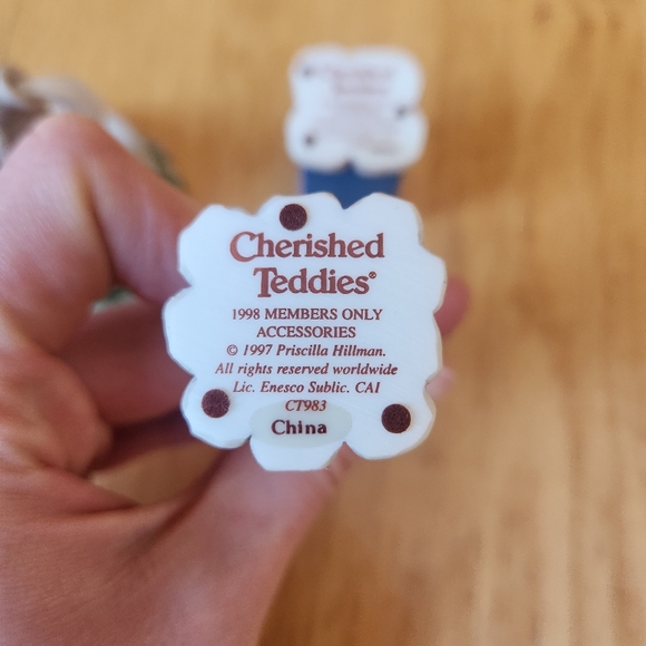 Cherished Teddies "Mailbox, Lamppost, and Water Fountain - Picture 6 of 6